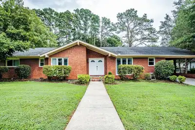 Image de Welcome to the Champion's Retreat at Clemson!