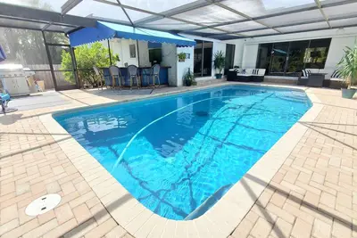 Image de Beach Retreat with Private Pool, 5 min to beach, Sleeps 6