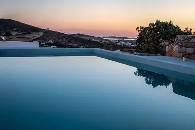 Image de Spiti up in Paros Naousa