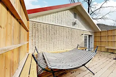Image de Sounds of the creek with your coffee. Beautiful private setting w/ great views.