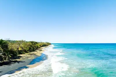 Image de Casa Del Mar Beachfront House on quiet beach, surf out front, tidepools for kids