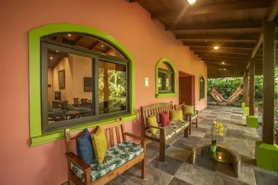 Image de Large 3 Bedroom Home On Nature Reserve - Hana'S Celeste Retreat At Bepuravida