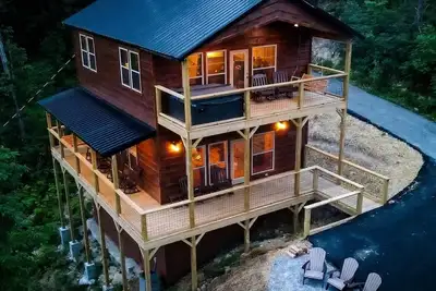 Image de Accessible Lodge On Quiet Mountain Top- Endless Smokies Views!