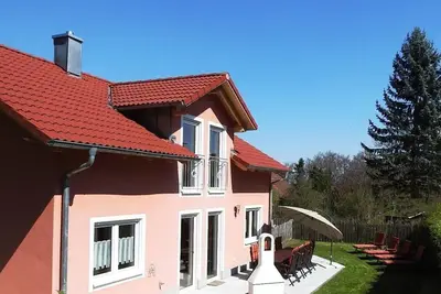 Image de Ferienhaus für 8 Gäste mit 133m² in Breitenbrunn