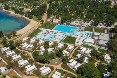Image de Adriamar Mobile Homes in Camping Park Umag  / Adriamar 2439 Park Umag