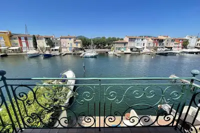 Image de Refurbished Fisherman's house with 14 metre berth in the centre of Pg