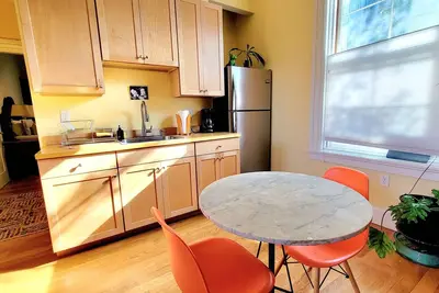 Image de Right on Broadway - Spacious West Side Apartment