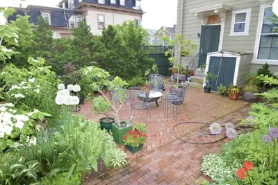 Image de Right on Broadway - Sunny, Private Apartment