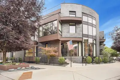 Image de :: The Wolcott ::  Modern Elegance at Its Finest