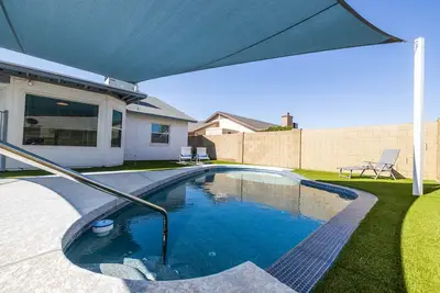 Image de Walk to Cardinals Stadium -Heated Pool-Pool Table