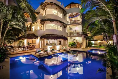 Image de Villa Mirasol - Large Luxury Villa in downtown Playa del Carmen!