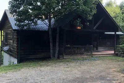 Image de 2 mi To Murphy center. <br>5 minutes to Casino. 10 minutes to Medical Center.