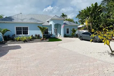 Beautiful, Spacious, Single Story Home - Islamorada