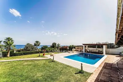 Image de Superbe maison à Estepona avec WiFi