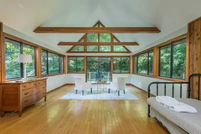 Image de Waterfall Escape • Fire Pit • Riverfront • Peaceful