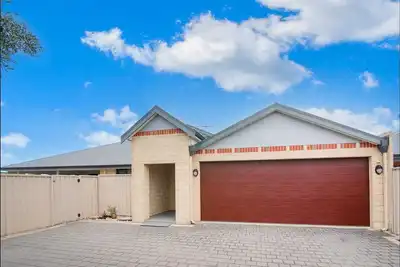 Image de Central 3 Bed home with pool, Ev Charger and unlimited free Wi-Fi