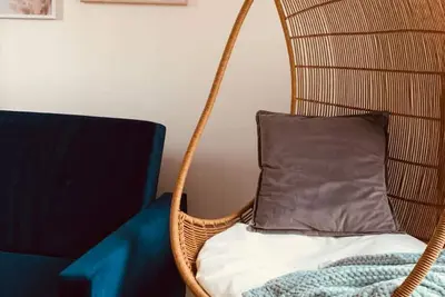 Vs7 Guest House/ Free Parking/Free WiFi/ close to the beach