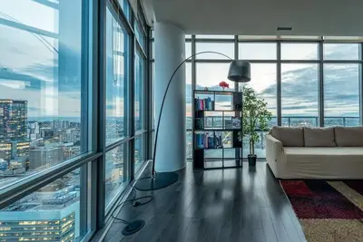 Image de Spacious 3 Bedroom with stunning city view