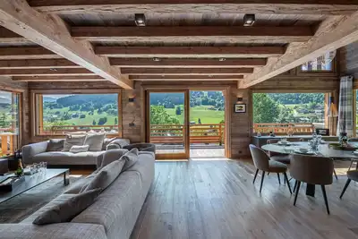 Image de Chalet Luxe 12 Pers. Face aux Pistes avec Skiroom, Garage, Salle de Sport et Services Inclus