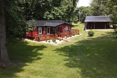 Image de The Ole' Farmhouse w Guest Suite and Hot Tub