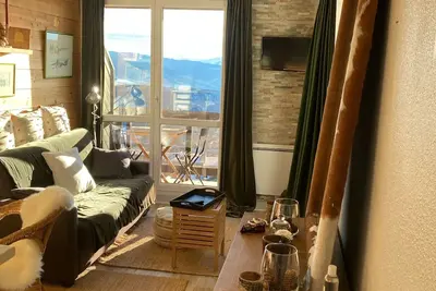 Image de Appartement cosy plein sud, vue splendide, garage sécurisé.