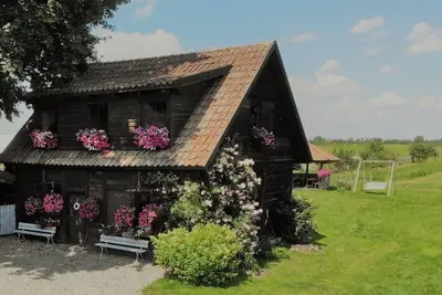 Image de Modern 100 Year Old Barn In The Heart Of Mazury Near To River Krutynia