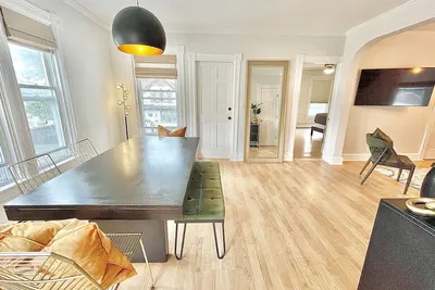 Image de Near Boston - Cozy and Renovated 4 Beds 2 bath Home w\/ Backyard Free Wifi 6.