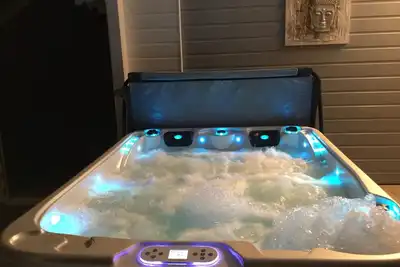 Image de Villa de charme pour 4 personnes \navec piscine et jaccusi