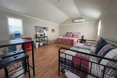 Image de Village Cabin #1 sleeps four