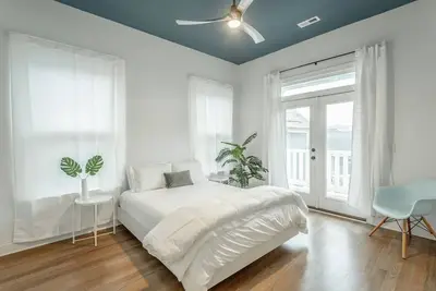 Image de Luxury Reunion House Steps Away from Downtown