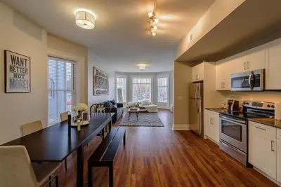 Bright and Spacious Midtown Getaway with King Bed