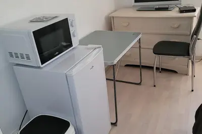 Image de chambre situé au bord de la voie bleue, un grand lit, deux personnes