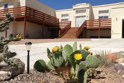 Image de Enjoy stunning Lake Powell views from your deck—relax, unwind, and explore!