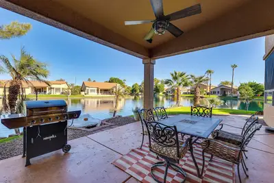 Image de Private Patio & Grill: Lakefront Chandler Home