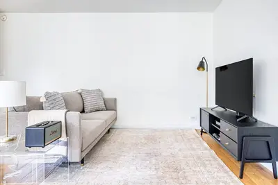 Image de Tasteful Midtown East 2br w/ Elevator, Doorman, near Un, by Blueground