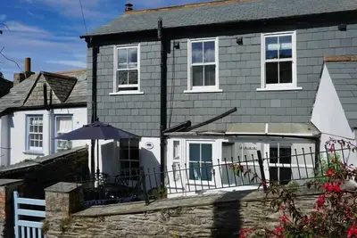 Kipper Cottage, family friendly, with open fire in Port Isaac