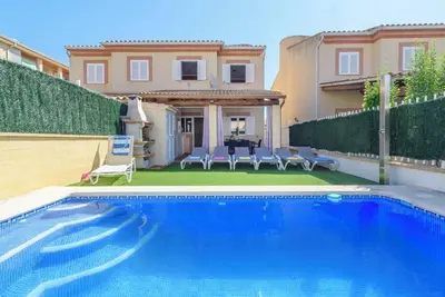 Image de Chalet Estrella de mar verde avec Piscine, Climatisation, Wi-Fi, Jardin, Terrasse et Balcon