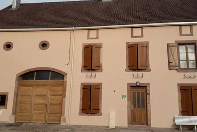 Gîte convivial 4/5 pers. avec parking privé, proche nature et histoire, tout confort inclus
