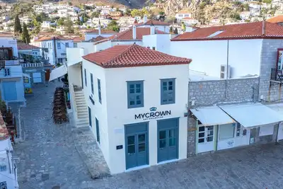 Image de MyCrown Suite, Luxurious, sea view at port of Hydra