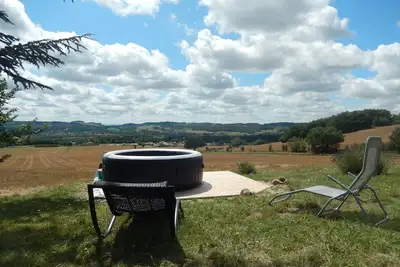 Image de Gîte indépendant à la campagne avec Spa