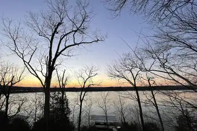 Image de Lake Front - Private Dock - Sleeps 10!