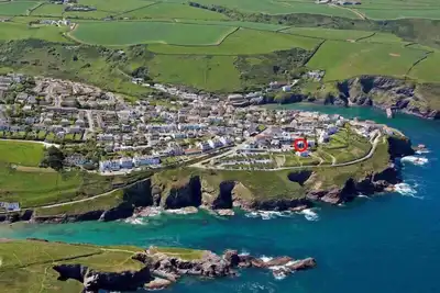 White Horses, pet friendly, with a garden in Port Isaac