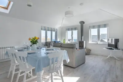 Pendragon House, pet friendly, with open fire in Port Isaac