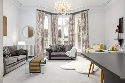 Image de The Deluxe Apartment, bring the whole family and relax in style