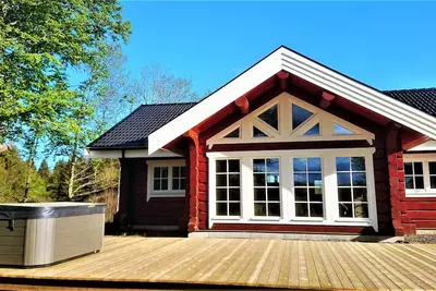 Image de Cozy new built log house at lake with all extras