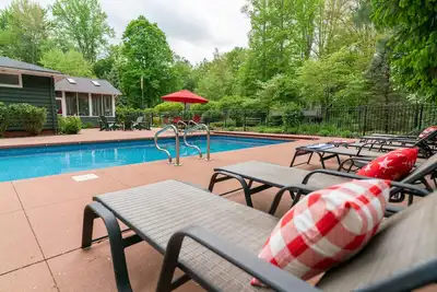 Image de Summer 25 Open! Pool, Hot Tub, Huge Game Room, short walk to Beach!