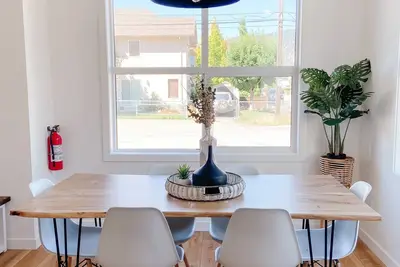 Image de Licensed - 2 Blocks from Beach - New 3 Bdr - 2l