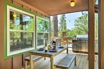 Image de Cabin < Half-Mi from Pine Mountain Lake Marina!