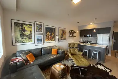 Image de Easy Access to all things Bozeman - with indoor parking!