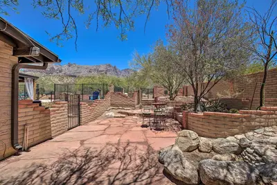 Image de Desert Oasis w\/ Fenced Pool & Mountain Views!